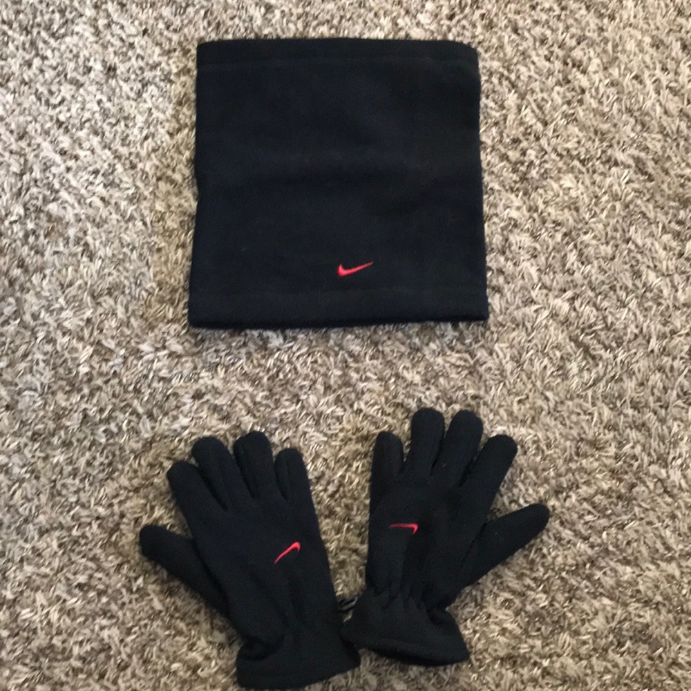 Nike Gloves and necks warmer